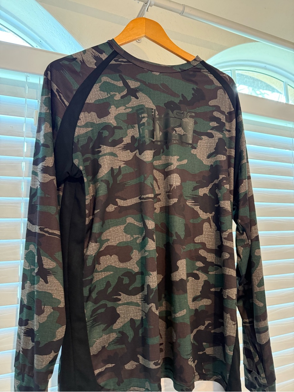 Pelagic Men's Long-Sleeve Camo Performance Shirt - Green/Black/Gray